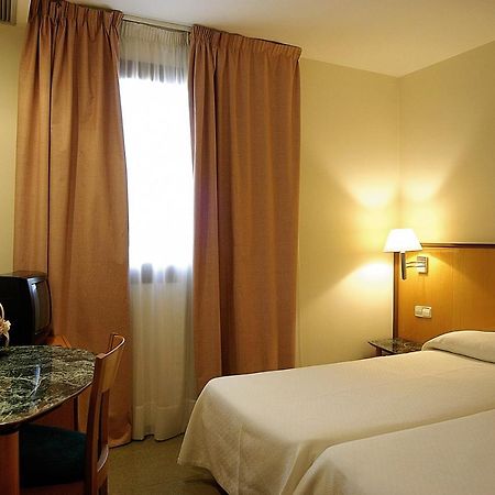 Hostal Meson Pepa Logrono Exterior photo