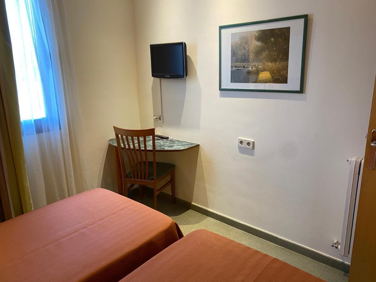 Hostal Meson Pepa Logrono Exterior photo